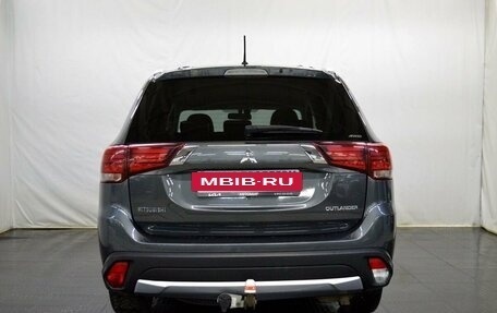 Mitsubishi Outlander III рестайлинг 3, 2016 год, 1 736 000 рублей, 6 фотография