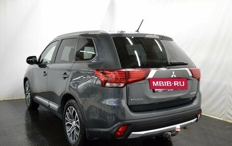 Mitsubishi Outlander III рестайлинг 3, 2016 год, 1 736 000 рублей, 7 фотография