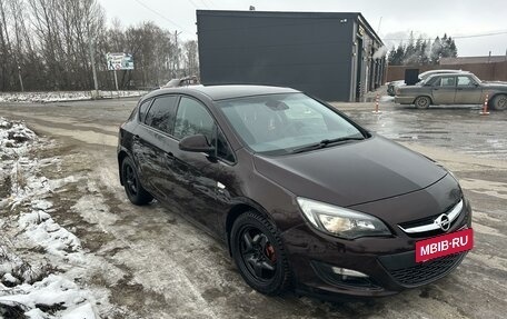 Opel Astra J, 2014 год, 985 000 рублей, 2 фотография