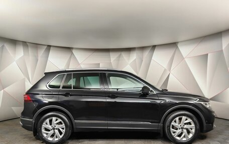 Volkswagen Tiguan II, 2021 год, 2 845 000 рублей, 6 фотография