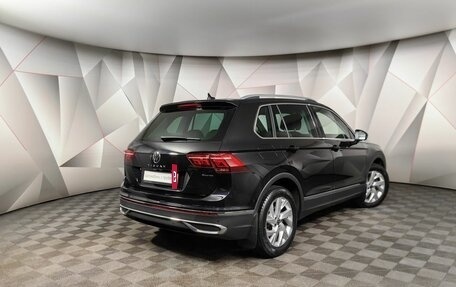 Volkswagen Tiguan II, 2021 год, 2 845 000 рублей, 2 фотография