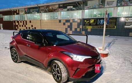 Toyota C-HR I рестайлинг, 2018 год, 2 600 000 рублей, 8 фотография