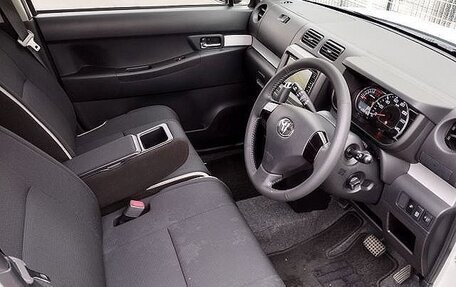 Toyota Pixis Space, 2014 год, 594 777 рублей, 3 фотография