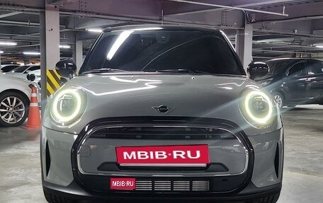 MINI Hatch, 2021 год, 1 800 000 рублей, 2 фотография