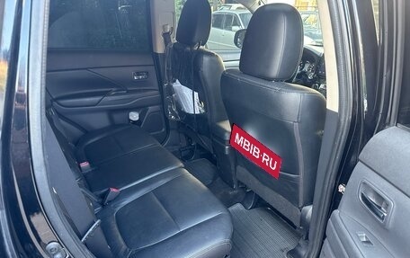 Mitsubishi Outlander III рестайлинг 3, 2014 год, 1 750 000 рублей, 7 фотография