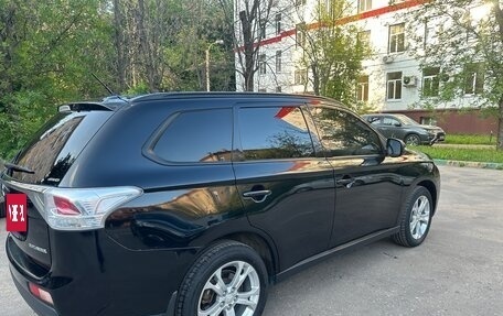 Mitsubishi Outlander III рестайлинг 3, 2014 год, 1 750 000 рублей, 12 фотография