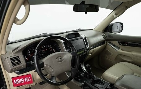 Toyota Land Cruiser Prado 120 рестайлинг, 2008 год, 2 350 000 рублей, 12 фотография