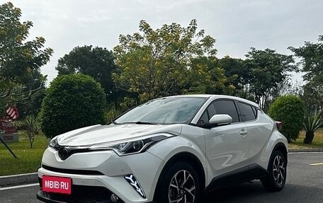 Toyota C-HR I рестайлинг, 2022 год, 2 290 000 рублей, 1 фотография