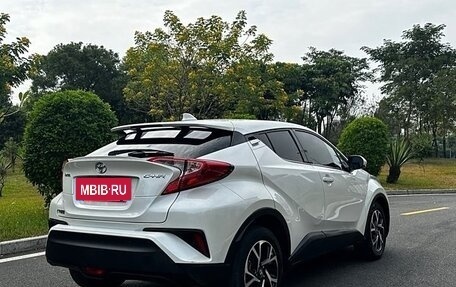 Toyota C-HR I рестайлинг, 2022 год, 2 290 000 рублей, 6 фотография