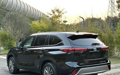 Toyota Highlander, 2022 год, 4 940 000 рублей, 4 фотография