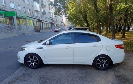 KIA Rio III рестайлинг, 2013 год, 900 000 рублей, 10 фотография