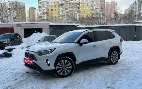 Toyota RAV4, 2020 год, 3 290 000 рублей, 11 фотография