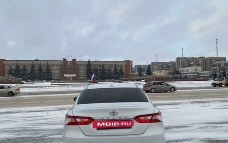 Toyota Camry, 2019 год, 2 850 000 рублей, 2 фотография