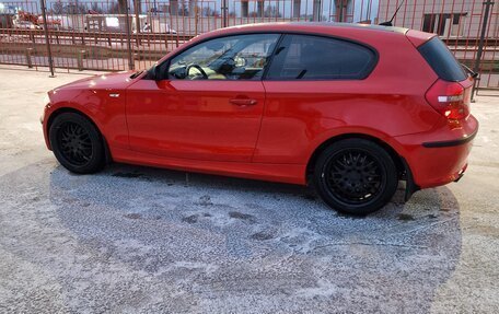 BMW 1 серия, 2008 год, 650 000 рублей, 7 фотография