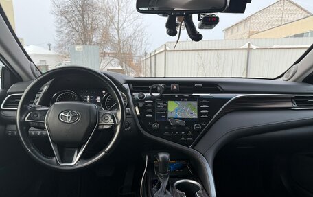 Toyota Camry, 2018 год, 2 700 000 рублей, 5 фотография