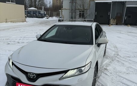 Toyota Camry, 2018 год, 2 700 000 рублей, 2 фотография