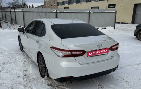 Toyota Camry, 2018 год, 2 700 000 рублей, 4 фотография