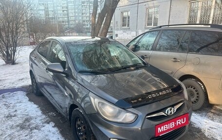 Hyundai Solaris II рестайлинг, 2011 год, 590 000 рублей, 2 фотография