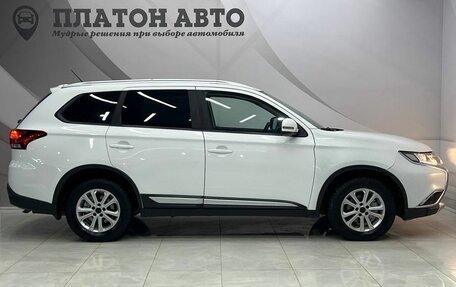 Mitsubishi Outlander III рестайлинг 3, 2016 год, 1 748 000 рублей, 6 фотография