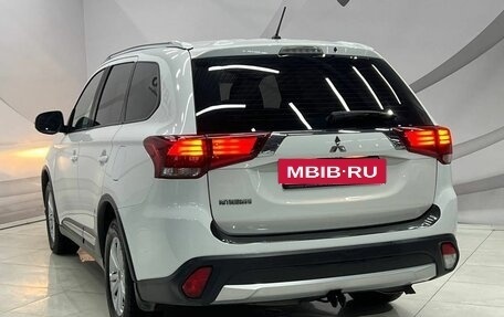 Mitsubishi Outlander III рестайлинг 3, 2016 год, 1 748 000 рублей, 10 фотография