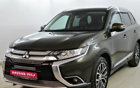 Mitsubishi Outlander III рестайлинг 3, 2018 год, 1 870 000 рублей, 1 фотография