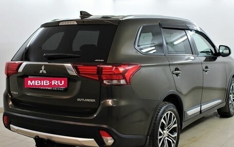 Mitsubishi Outlander III рестайлинг 3, 2018 год, 1 870 000 рублей, 4 фотография