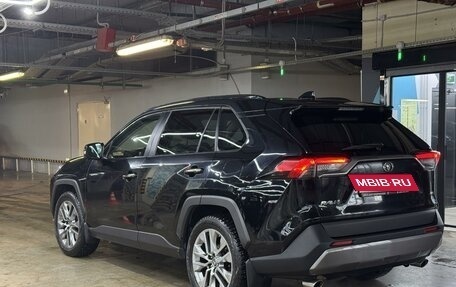 Toyota RAV4, 2019 год, 3 800 000 рублей, 5 фотография