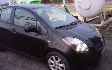 Toyota Yaris III рестайлинг, 2008 год, 530 000 рублей, 5 фотография