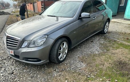 Mercedes-Benz E-Класс, 2011 год, 1 345 000 рублей, 2 фотография