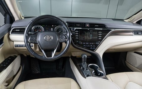 Toyota Camry, 2020 год, 3 249 000 рублей, 7 фотография