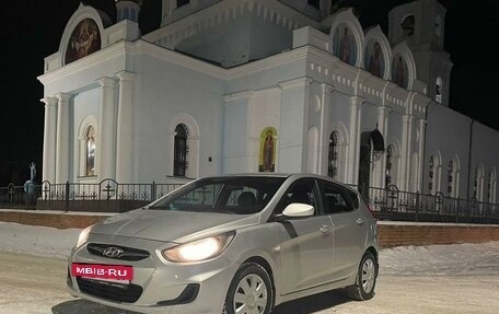 Hyundai Solaris II рестайлинг, 2011 год, 690 000 рублей, 2 фотография