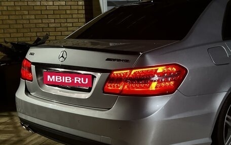 Mercedes-Benz E-Класс, 2011 год, 1 800 000 рублей, 2 фотография