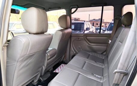 Toyota Land Cruiser 100 рестайлинг 2, 2005 год, 3 098 000 рублей, 16 фотография