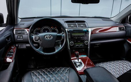 Toyota Camry, 2012 год, 1 850 000 рублей, 6 фотография