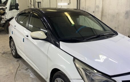 Hyundai Solaris II рестайлинг, 2015 год, 650 000 рублей, 2 фотография