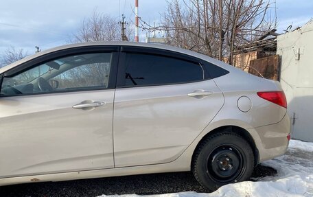 Hyundai Solaris II рестайлинг, 2011 год, 750 000 рублей, 3 фотография