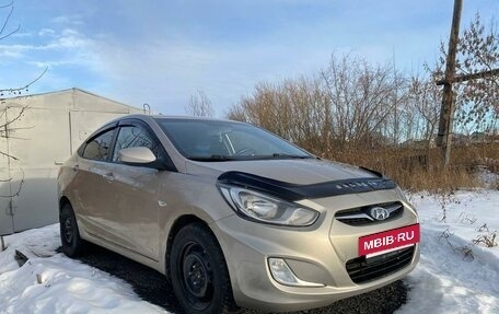 Hyundai Solaris II рестайлинг, 2011 год, 750 000 рублей, 2 фотография