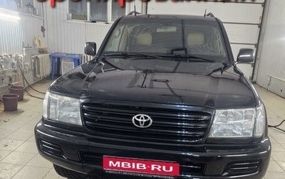 Toyota Land Cruiser 100 рестайлинг 2, 2004 год, 3 900 000 рублей, 1 фотография