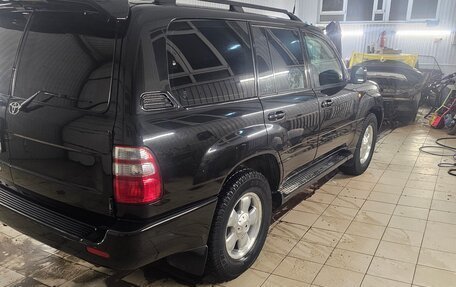 Toyota Land Cruiser 100 рестайлинг 2, 2004 год, 3 900 000 рублей, 2 фотография