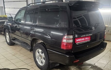 Toyota Land Cruiser 100 рестайлинг 2, 2004 год, 3 900 000 рублей, 6 фотография