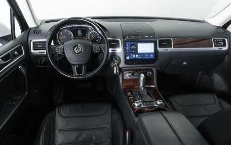 Volkswagen Touareg III, 2015 год, 3 599 000 рублей, 6 фотография