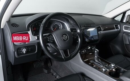 Volkswagen Touareg III, 2015 год, 3 599 000 рублей, 13 фотография