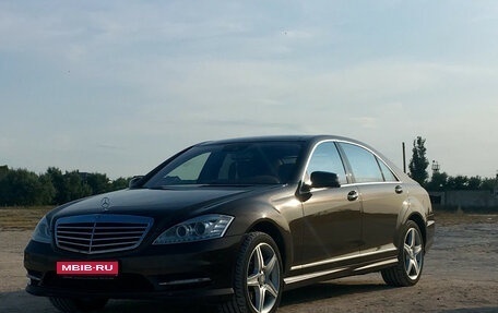 Mercedes-Benz S-Класс, 2010 год, 2 500 000 рублей, 1 фотография