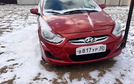 Hyundai Solaris II рестайлинг, 2011 год, 780 000 рублей, 1 фотография