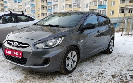 Hyundai Solaris II рестайлинг, 2011 год, 770 000 рублей, 3 фотография