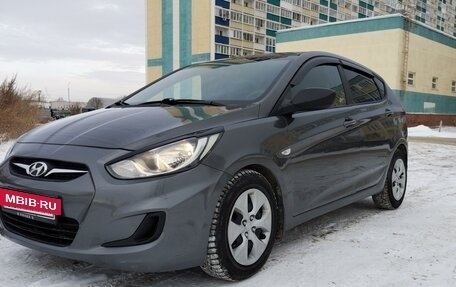 Hyundai Solaris II рестайлинг, 2011 год, 770 000 рублей, 9 фотография