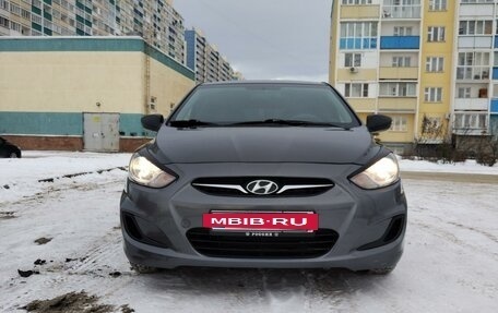 Hyundai Solaris II рестайлинг, 2011 год, 770 000 рублей, 10 фотография