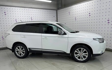 Mitsubishi Outlander III рестайлинг 3, 2013 год, 1 099 000 рублей, 8 фотография