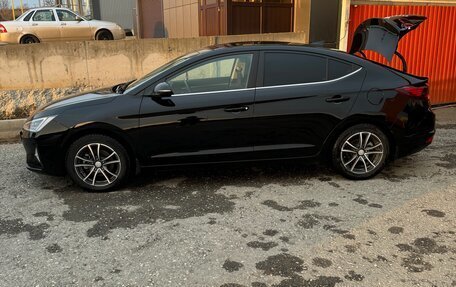 Hyundai Elantra VI рестайлинг, 2019 год, 1 870 000 рублей, 6 фотография