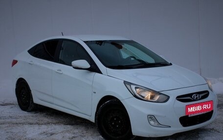 Hyundai Solaris II рестайлинг, 2012 год, 930 000 рублей, 3 фотография